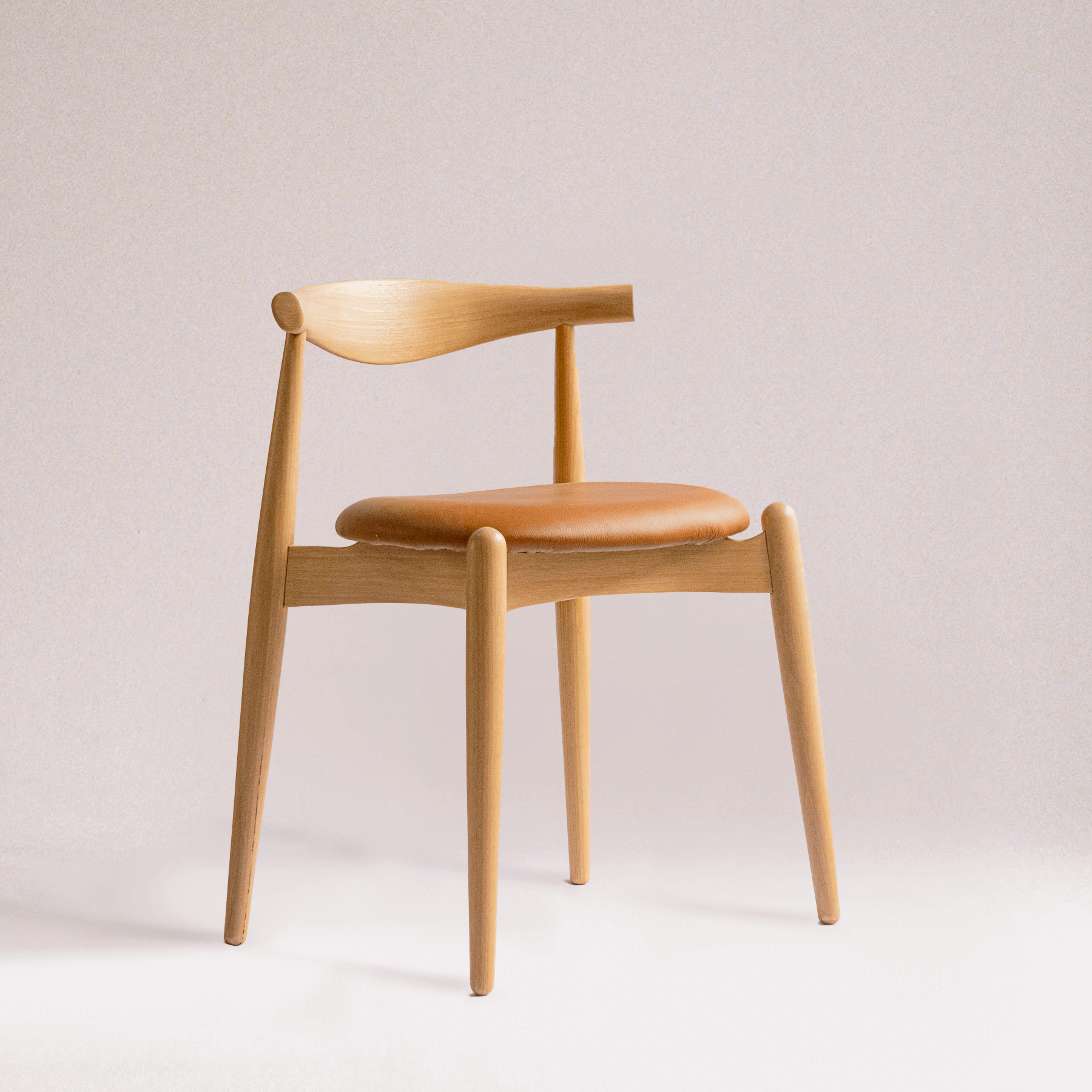 Cadeira Elbow - Tauari, Couro Natural Caramelo 103