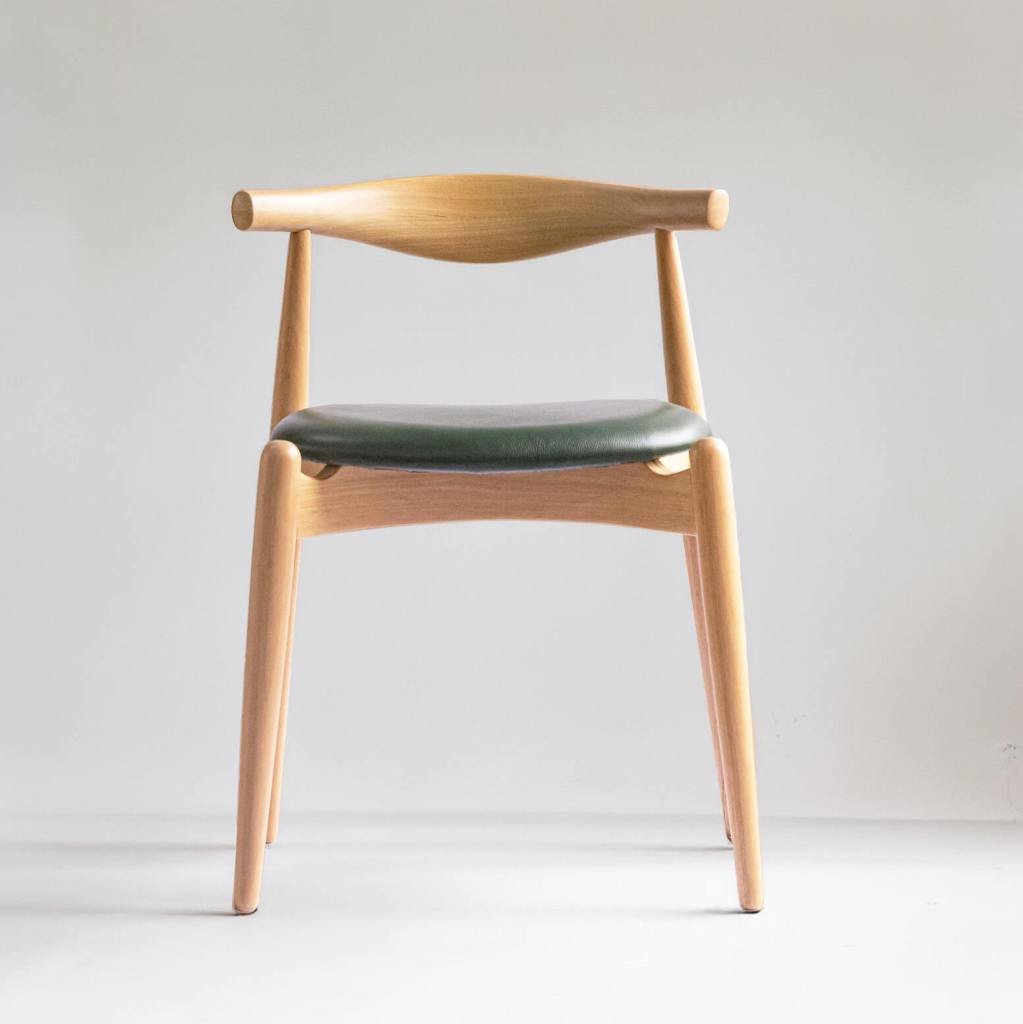 Cadeira Elbow Tauari Couro Natural Verde 042 - Hans Wegner, Design Escandinavo