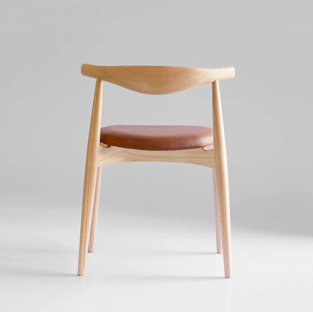 Cadeira Elbow - Tauari, Couro Naural Marrom 037 - Hans Wegner, Design Escandinavo