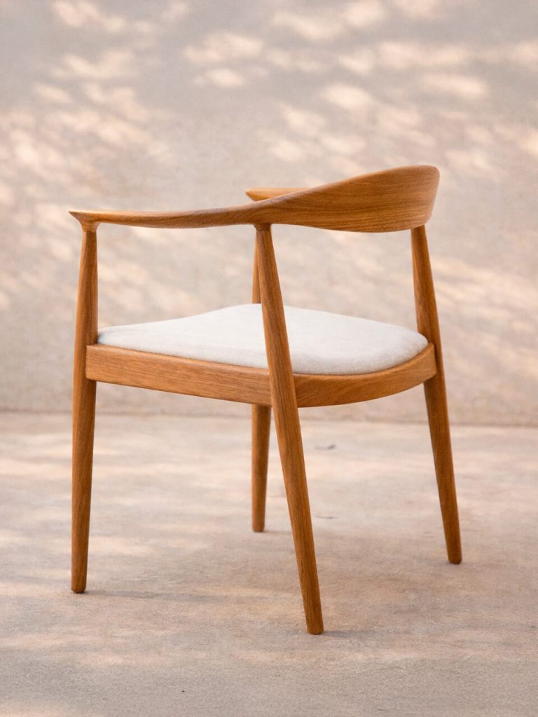 Cadeira The Chair - Louro Freijó - Oleo, Tecido Quaker Cavalry Pelican 4 port